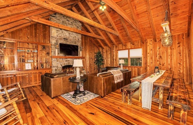 Cedar Lodge of Music City