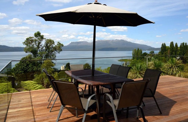 CEDARVIEW (ONE OF TARAWERA'S MOST POPULAR PROPERTIES!)