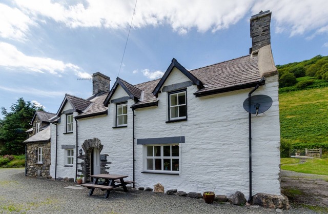 Cedris - Three Bedroom House, Sleeps 5