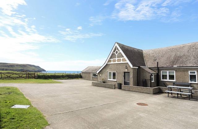 CEIRIAD - 9 TY'N DON, pet friendly, with a garden in Abersoch