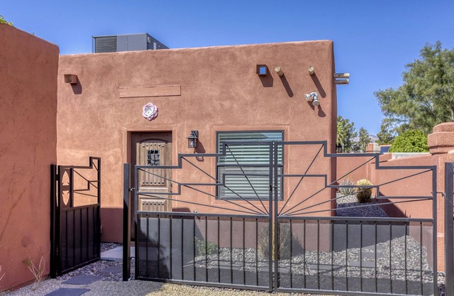 Centennial Hills Luxury Guesthouse In Northwest Las Vegas
