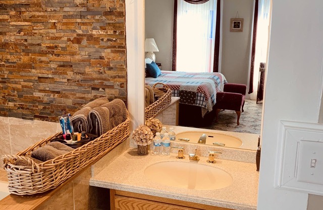 Centennial Inn Bed & Breakfast