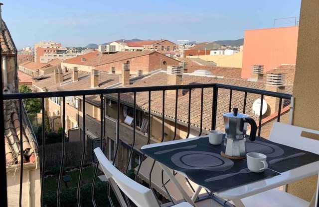 Central 3 Bedroom Apartment with Private Terrace