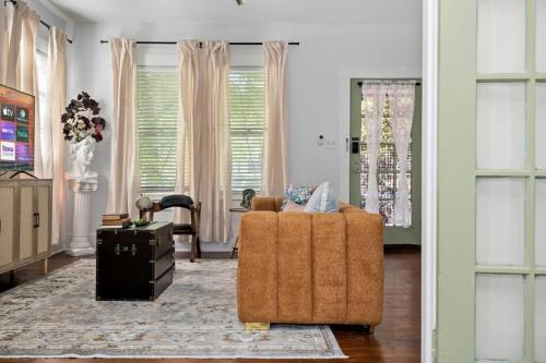 Central Apt Near DT, Pearl, Breckenridge Park