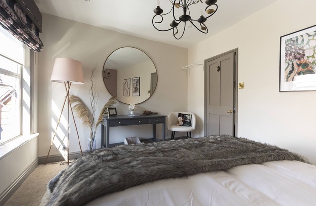 Central beautiful boutique townhouse - 5 mins walk to Warwick