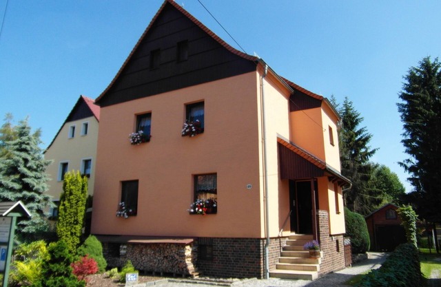 Central, but quietly located, cozy vacation apartment in Dresden Nickern