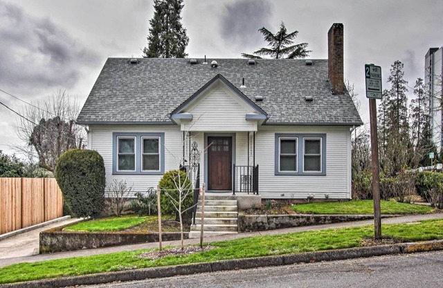 Central Eugene House w/Updated Interior & Yard!