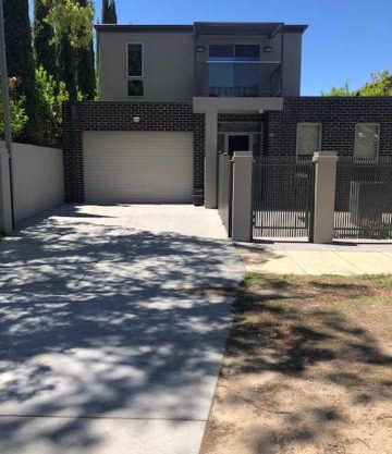 Central executive 4br townhouse