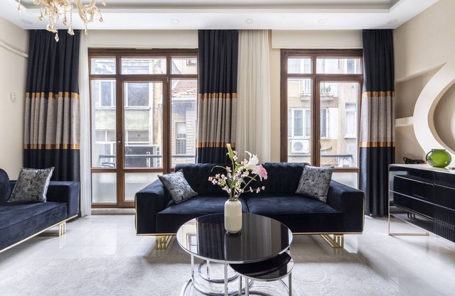 Central Flat with Balcony near Nisantasi & Taksim