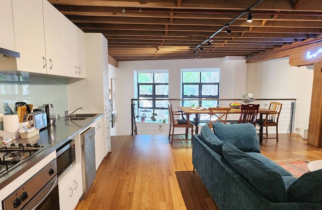 Central New York-Style Loft with parking - Inner City Apartment - Chippendale
