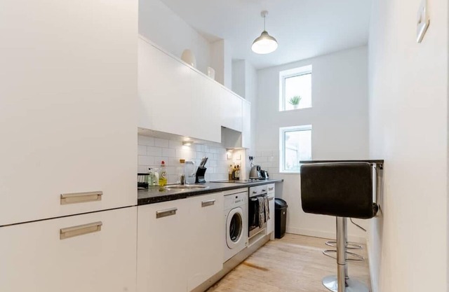 Central One Bedroom flat in Corn Street