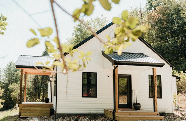 Central & Peaceful Home in the heart of Rio Grande, OH