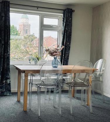 Central Upton Upon Severn 2 bedroom property sleeps 6