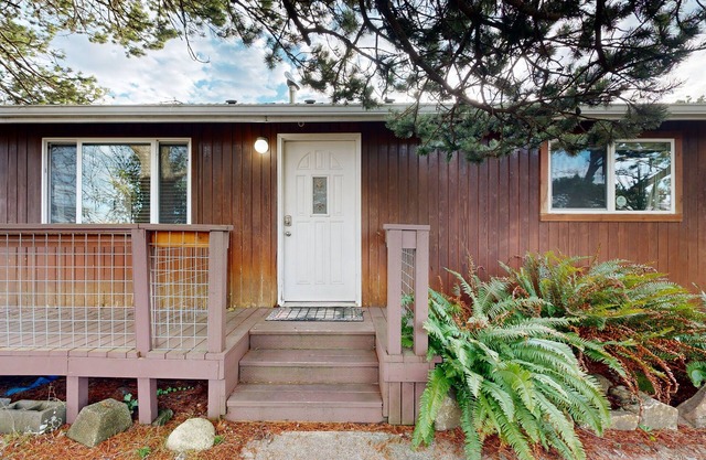 Centrally-located, dog-friendly home w/a deck overlooking a beautiful waterway