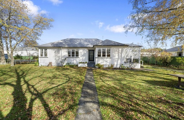 Centrally Located - Greytown Holiday Home