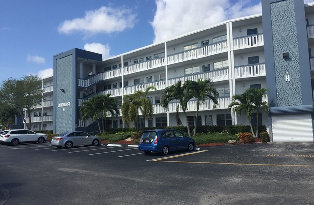 Century Village Condo - Deerfield Beach, 4 month minimum rental