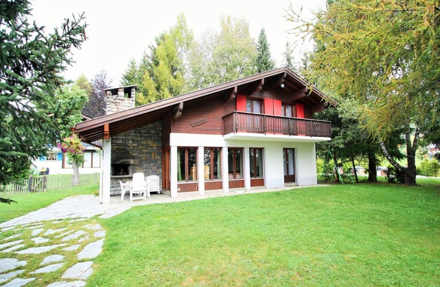 Bright Chalet with Terrace