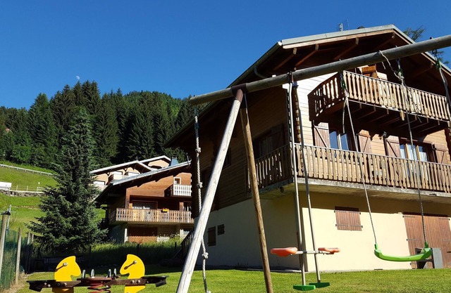 CHALET 12/14 pers quiet