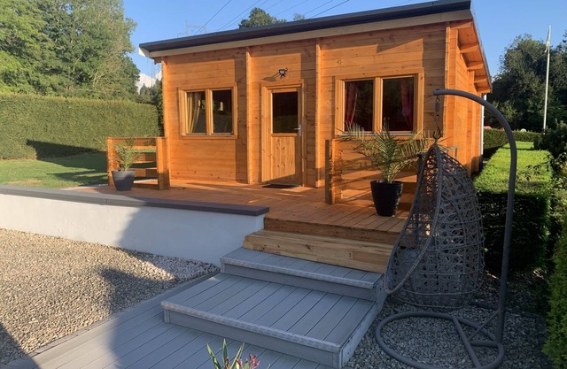 Chalet 2 personnes avec jacuzzi et piscine partagée