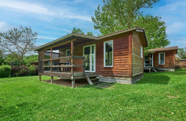 Chalet "5 Personnes 303" with Shared Pool & Private Terrace