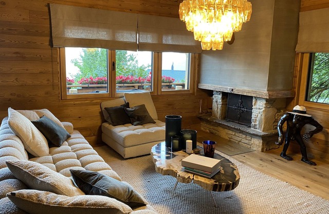 Chalet 7/Luxury Chalet with cinema room.