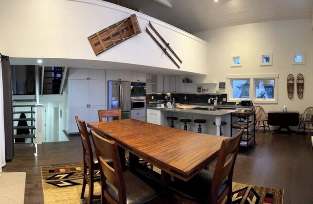 Chalet 91 at Killington - 4BR Luxury Lodge with Hot Tub, Sauna, Pool Table