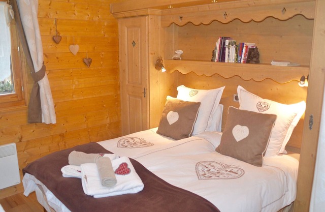 CHALET APARTMENT SAMOENS VILLAGE 5-STAR ECRINS ETOILE C9 625sqm 2BED 2BATH