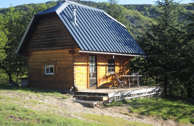 chalet at the top of Languedoc