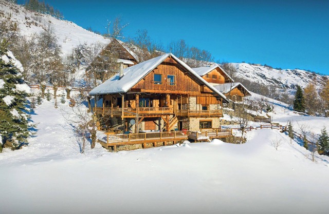Chalet Bendo - mountain holiday retreat for 10 with spa - OVO Network
