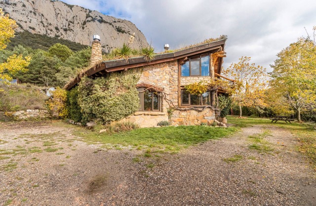 Chalet 'Cal Serrat' with Mountain View, Private Terrace and Wi-Fi
