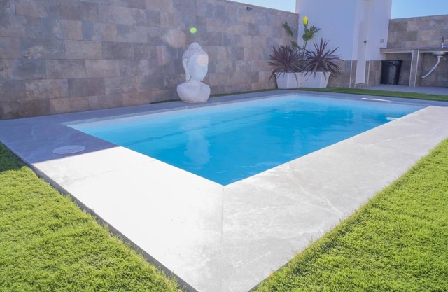 Chalet con Barbacoa y Piscina para familias.