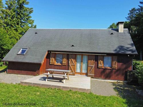 Chalet cosy en lisière de forêt avec terrasse et babyfoot - FR-1-497-213