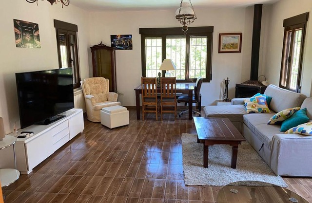 Chalet Dani con parcela privada a 8min de Puy Du Fou