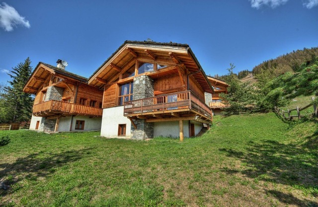 Chalet-Elite-Ensuite-Mountain view
