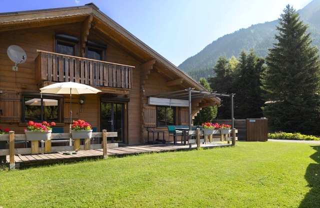 Chalet Familial | Center | View | Hiking | Parking