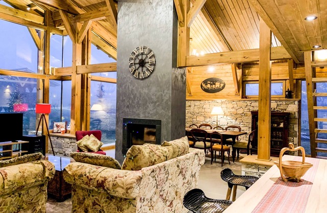 Chalet for up to 10 people with sauna nestled in the valley of 3 mountains