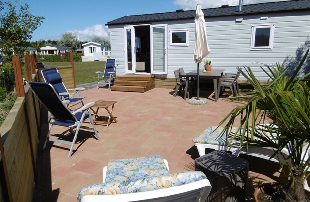 Chalet IJmuiden by the sea, near the beach