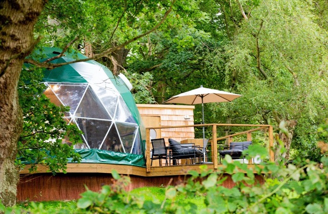Chalet in Kent with Hot Tub & Countryside Views