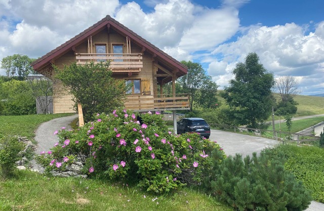 CHALET in PRENOVEL in the Haut-Jura, 5 bedrooms, sleeps 10
