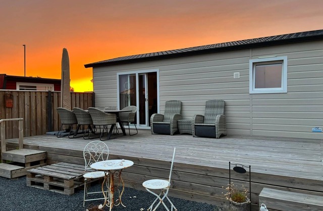 Chalet in the family paradise "Olmenveld", Zeeland