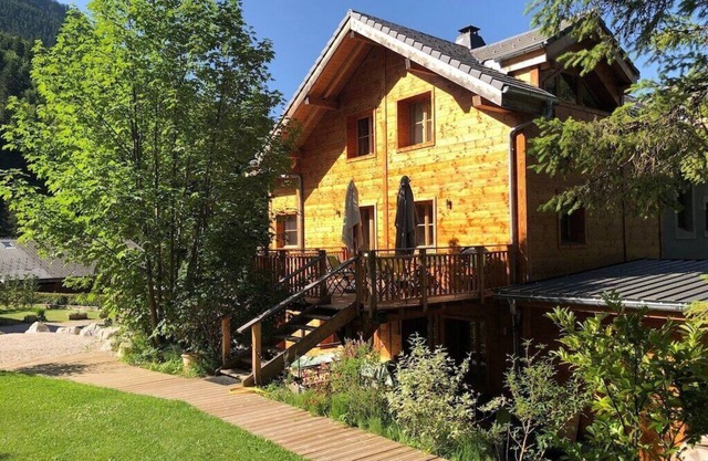 Chalet L'Ecuela, The Old School, Luxury Chalet Rental, near Morzine France