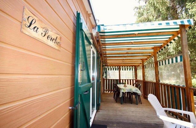 Chalet LA PERCHE au bord de l'eau