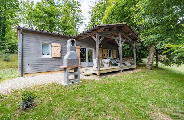 Chalet La Truffe – Romantic with Private Spa, Terrace, Garden, Breakfast & Air Conditioning