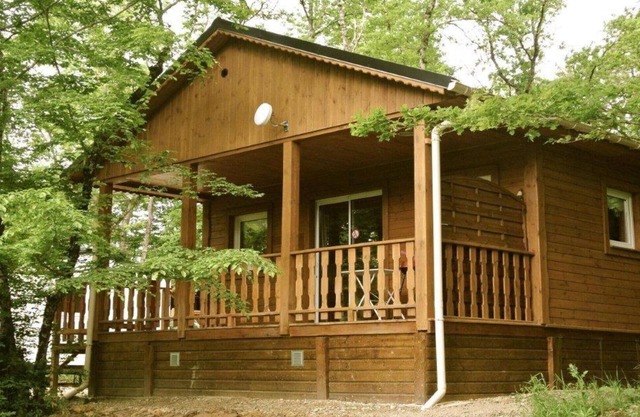 Chalet Les Pivoines of 40m2 + television + covered terrace - 1/5p