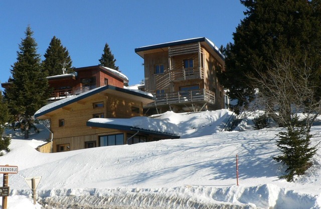 Chalet Les Trappistes 10 persons in Chamrousse 1750m with "Wifi".