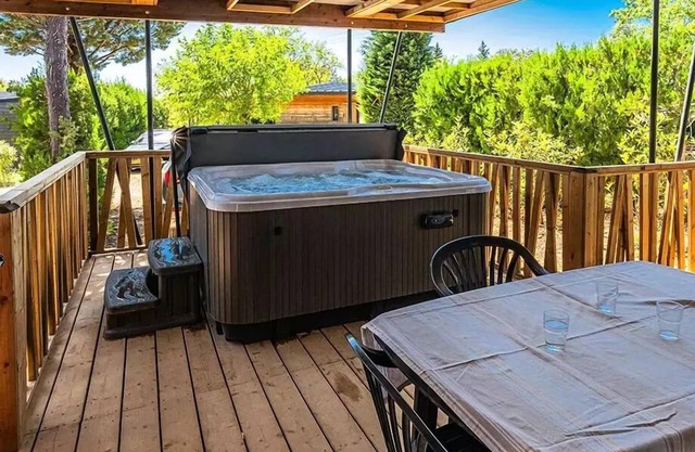 Chalet Luberon - 35m2 - 2 bedrooms + Jacuzzi 4 people