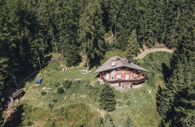 Chalet "Magdalena" with Mountain View, Private Terrace & Private Garden