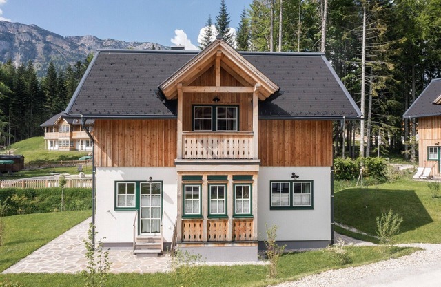 Chalet near Grundlsee & Loser Ski Lift