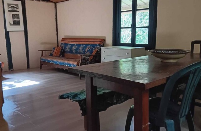Chalet on the edge of a private pond 5 minutes from the 3 pignons forest in fontainebleau