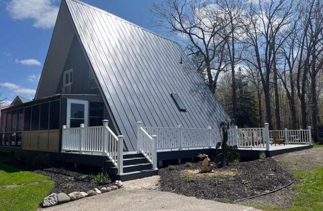 Chalet on the Lake 65 w/Beach Access, Pools, Sport Courts, Fishing Pond & more!